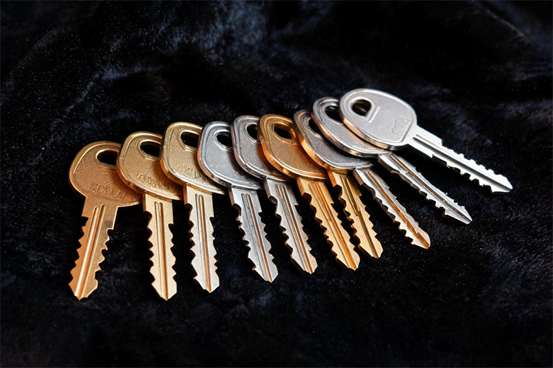 资阳 钥匙断在锁孔里怎么办?老 locksmith 教你3招自救不求人